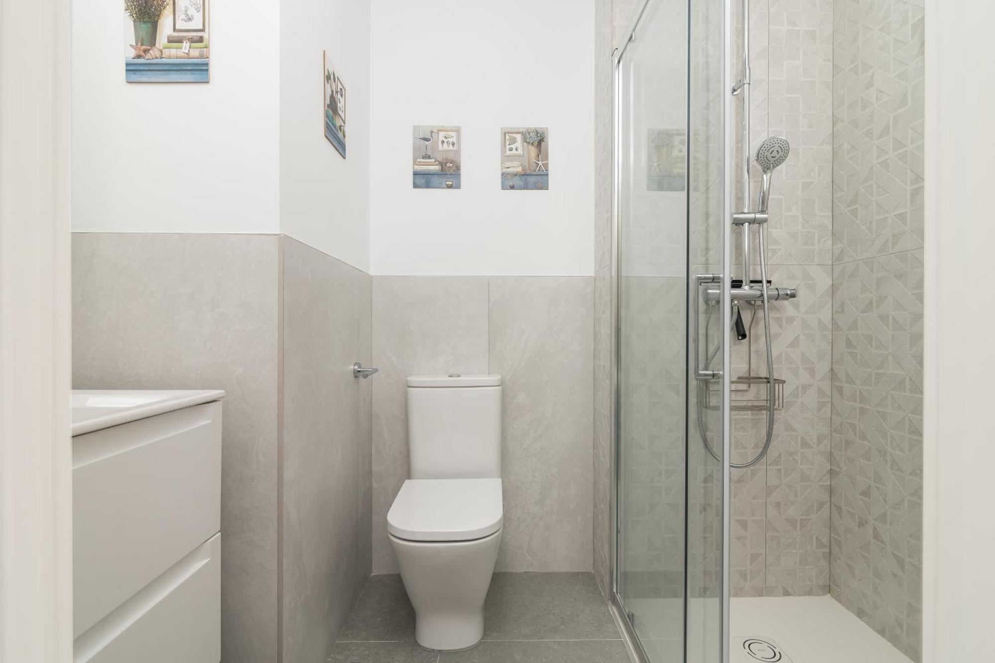 Suite Homes Alice Valentin مالقة المظهر الخارجي الصورة
