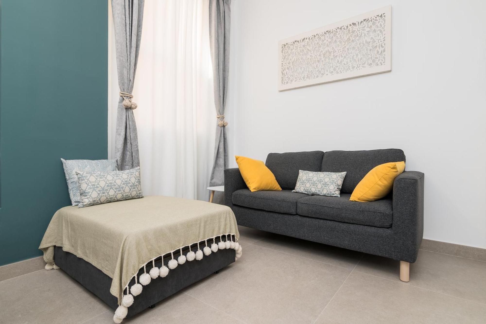 Suite Homes Alice Valentin مالقة المظهر الخارجي الصورة